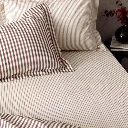 Yard Hebden Narrow Stripe 100% Cotton Fitted Sheet in Red, W/D/H: 90 x 190 x 32 cm