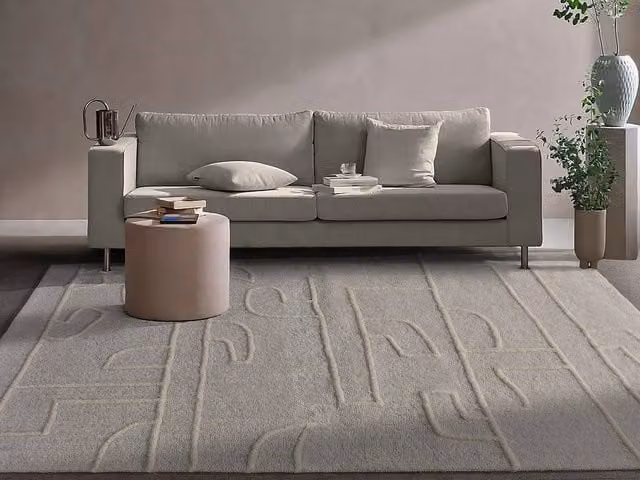 Vente-unique Handmade New Zealand Wool Relief Rug in White, W: 160 cm, D: 230 cm – 1