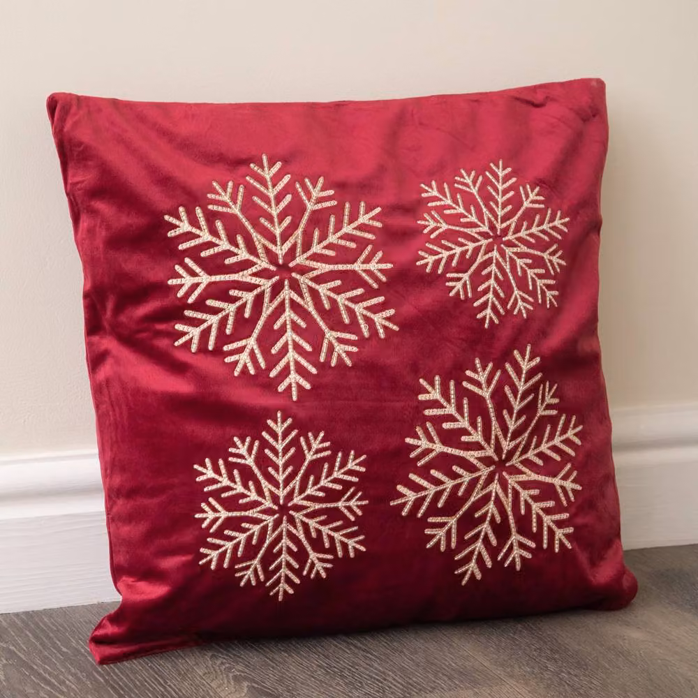 Samuel Alexander Burgundy and Gold Snowflake Soft Christmas Cushion, W/D/H: 44 x 44 x 44 cm – 4