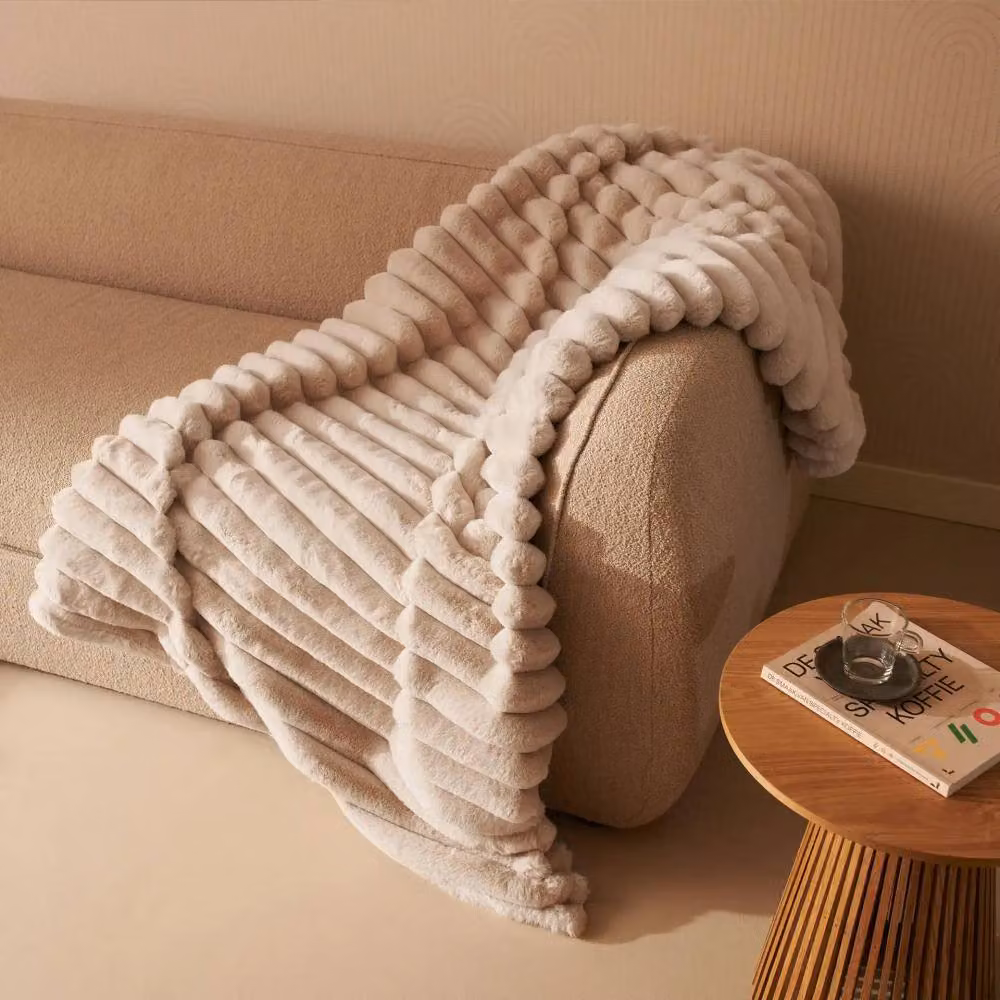 Duux Yentl Electric Heated Faux Fur Overblanket in Grey – 4