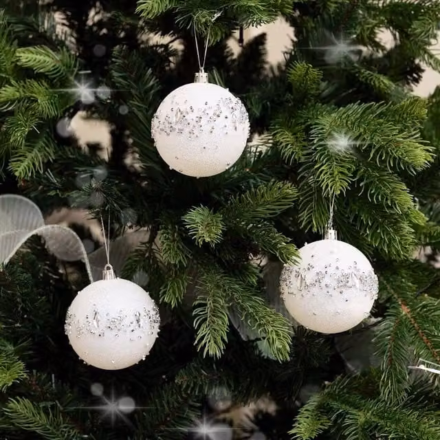 Melody Maison Set of 3 White and Silver Glitter Jewel Christmas Baubles, Diameter: 9 cm – 1