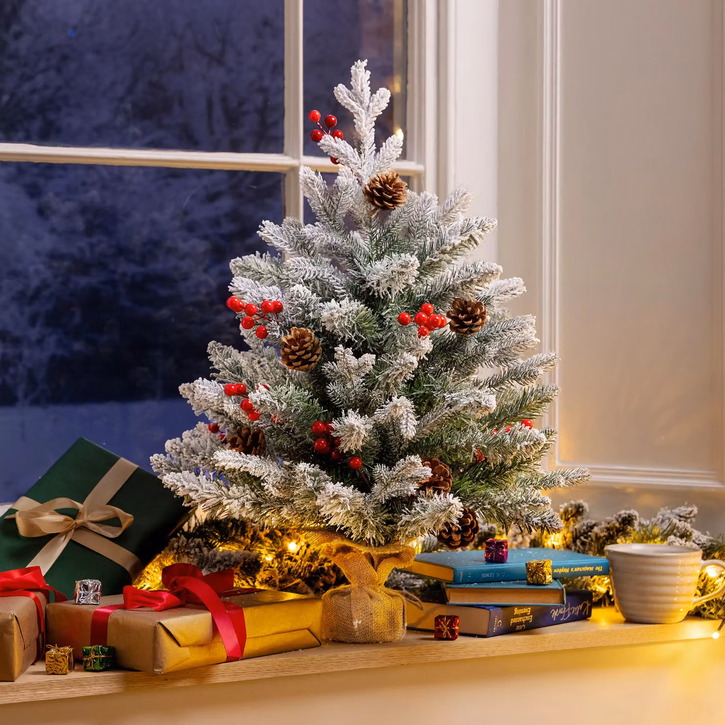 Christow Mini Artificial Frosted Christmas Tree with Pine Cones and Berries in Green and Beige – 5