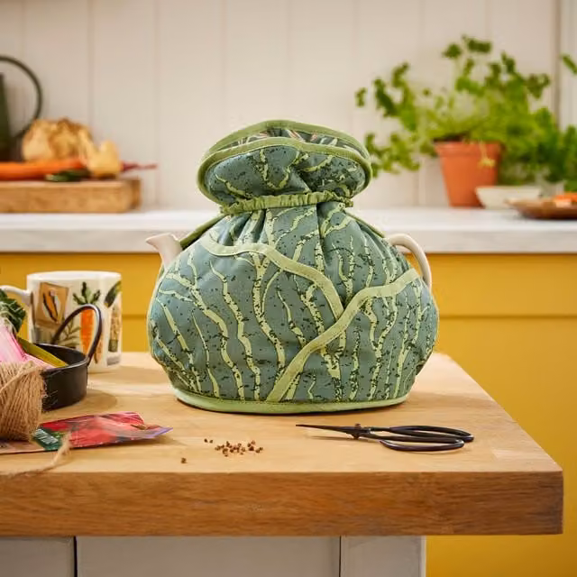 Ulster Weavers Time to Grow Green Cotton Muff Tea Cosy – 1