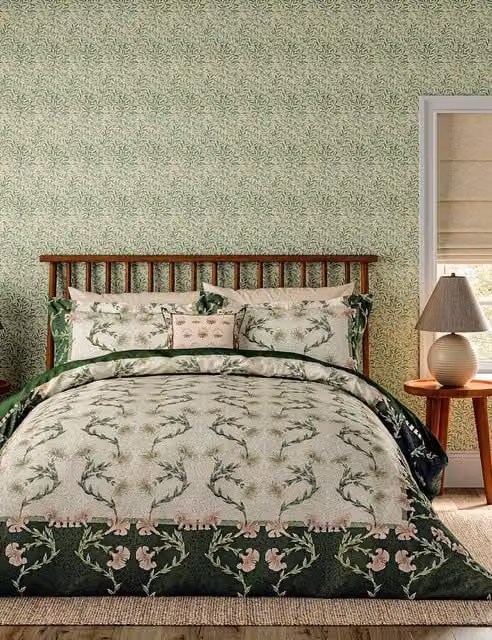 Morris & Co Scrolling Carnation Cotton Percale Bedding Set, Multicolour, W: 200 cm x H: 220 cm