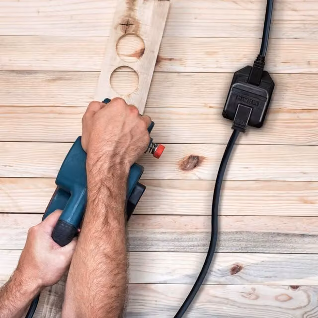 Masterplug Rewireable Plug in Black