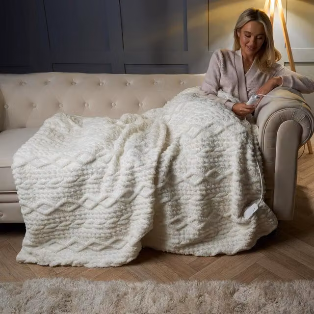OHS Heated Cable Knit Electric Blanket in Cream and White