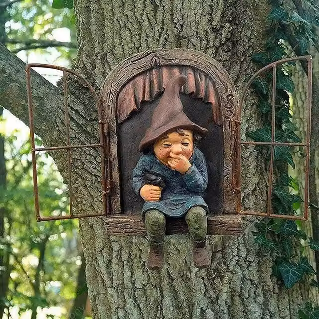 NESTLUNE F Gnome Statue Elf Out The Door Tree Garden Ornament, Brown and Multicolour, H 100 cm x W 15 cm x D 15 cm