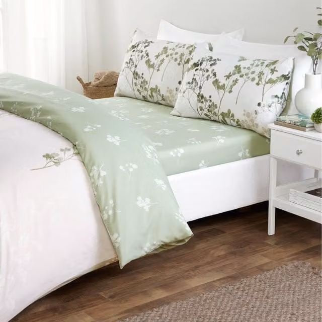 Rapport Home Shadow Floral Microfibre Polyester Complete Duvet Set with Pillowcase and Fitted Sheet, Green and White, W: 180 cm, L: 200 cm