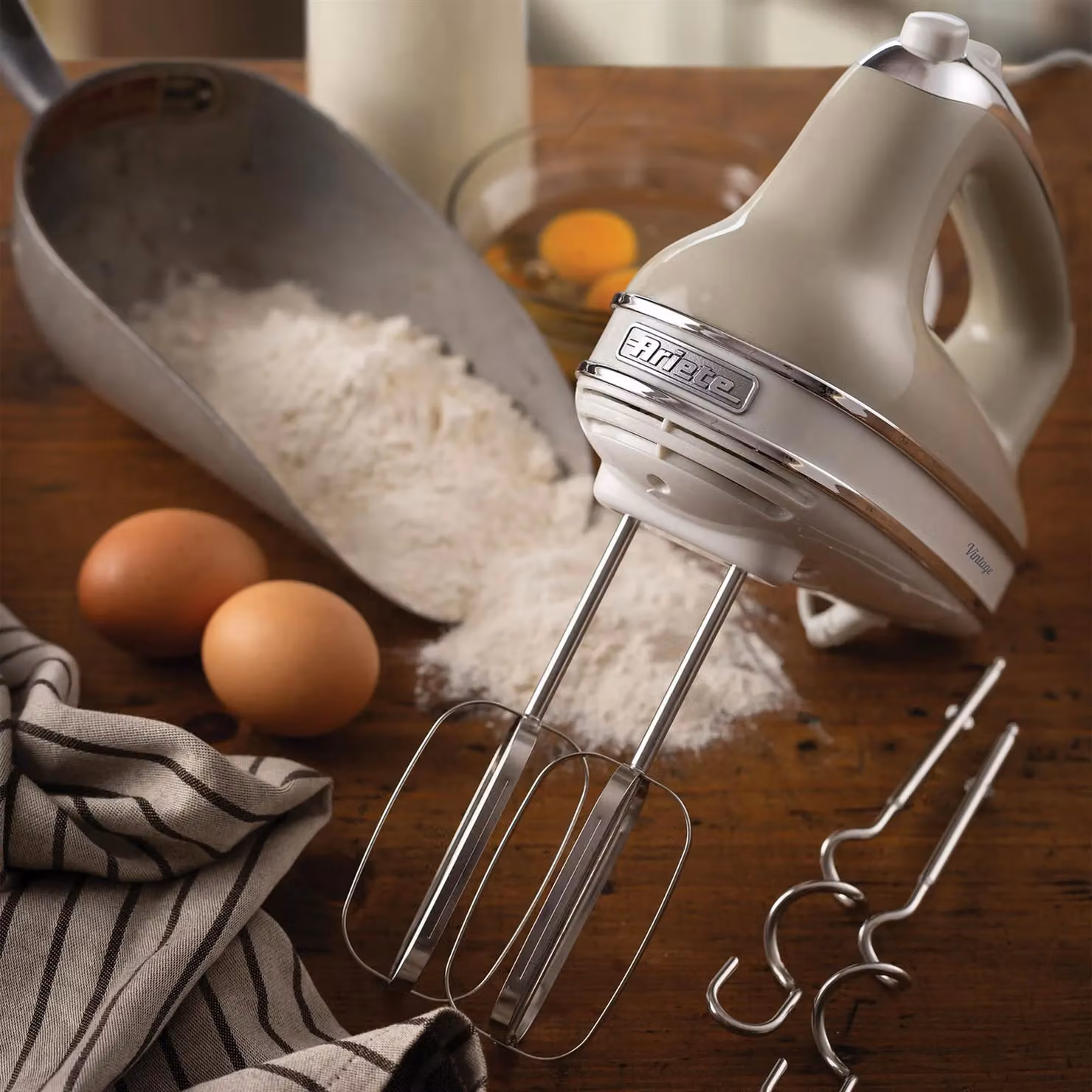Ariete Vintage Electric Hand Mixer with 5 Speed and Turbo Function in Beige and Yellow – 3