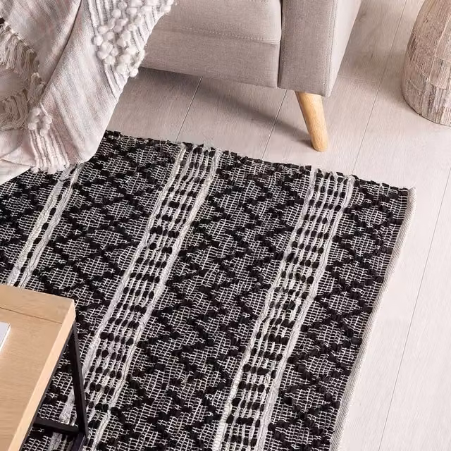 Wyld and Coco Hand-Loomed Leather and Cotton Chevron Rug in Black and Beige, W: 140 cm, D: 200 cm