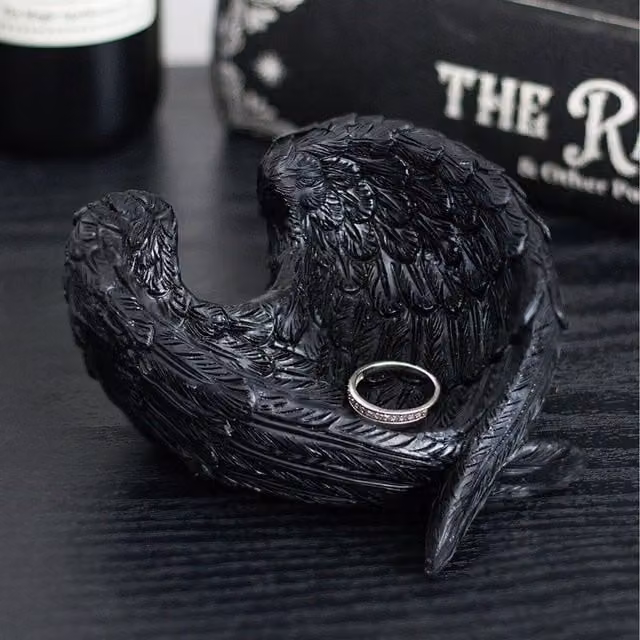 Kingsbury Gifts Mystical Raven's Wings Organic Resin Jewellery and Keepsake Bowl, Black