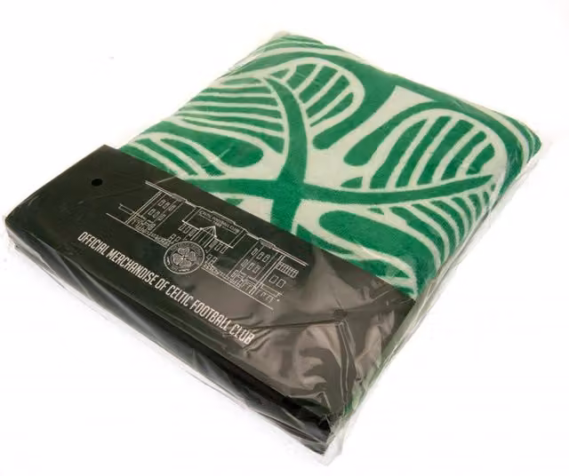 Celtic FC Pulse Beach Towel in Green, W: 150 cm, H: 75 cm