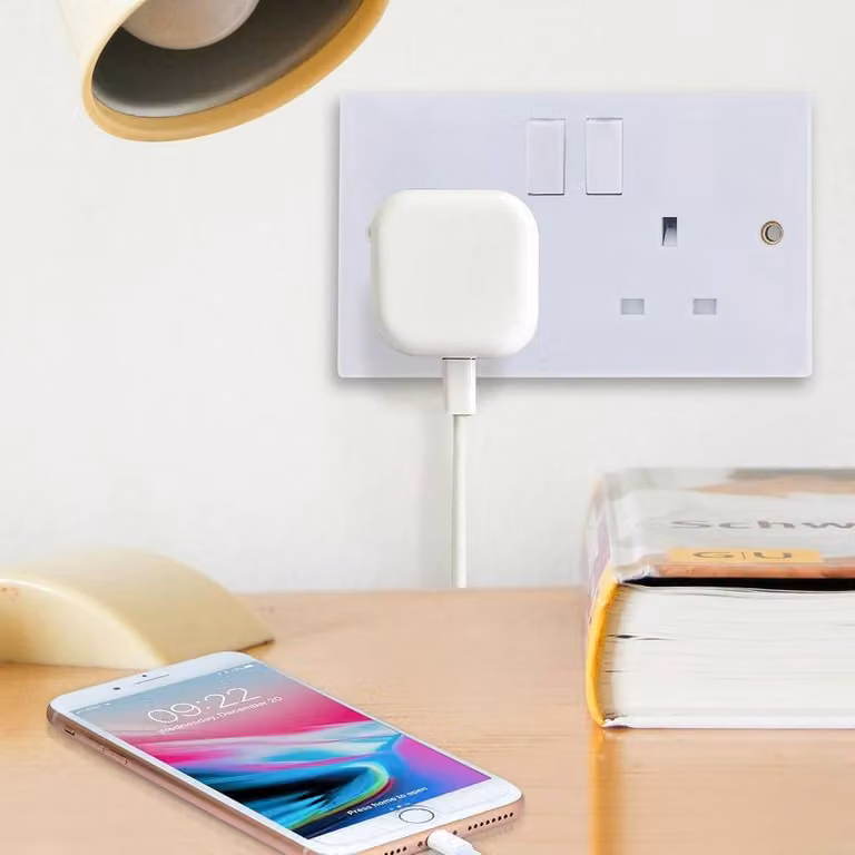 BARGAINS-GALORE White 13amp Double Socket with USB Ports and 2 Gang Switch