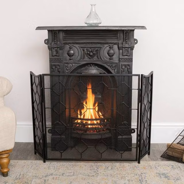 Melody Maison Black Geometric Metal Fire Screen W: 106 cm, H: 62.5 cm – 1