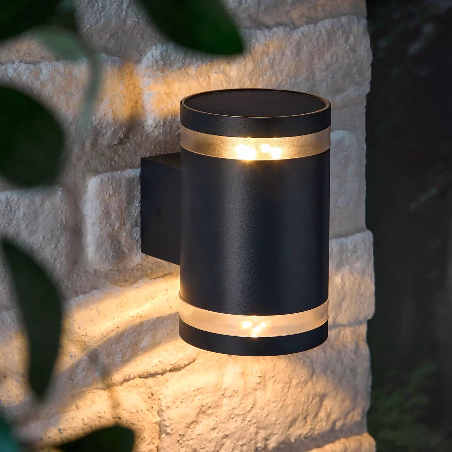 Lights4fun Wentworth Matte Black Solar Up and Down LED Wall Light for Garden and Terrace – 1