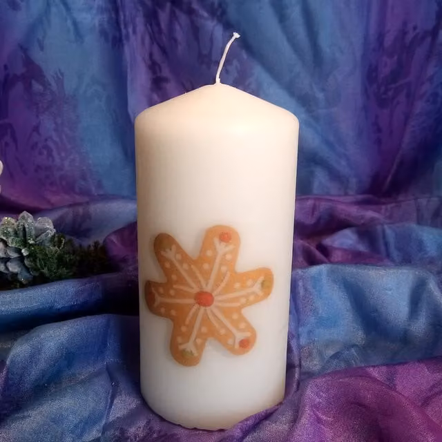 Viki Gingerbread Christmas Candle, White