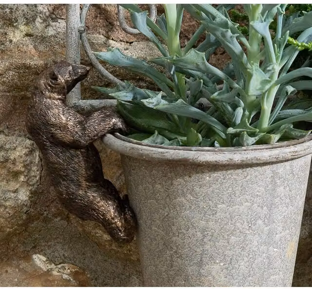 Jardinopia Polar Bear Hanging Plant Pot in Bronze, W: 5 cm, D: 10.5 cm, H: 6 cm