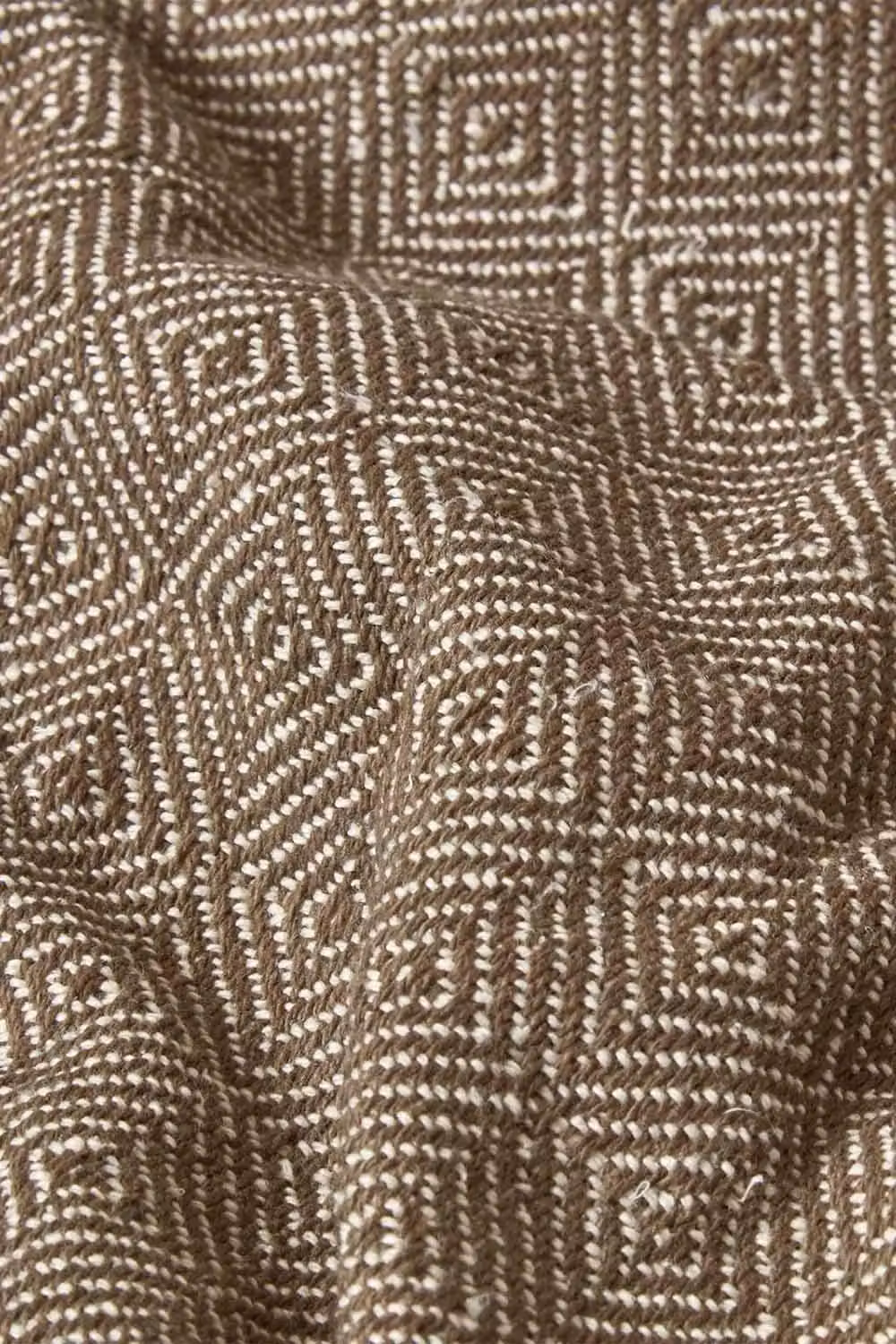 Homescapes Malda Geometric Cotton Throw with Tassels in Brown and White, W: 225 cm, D: 255 cm – 3