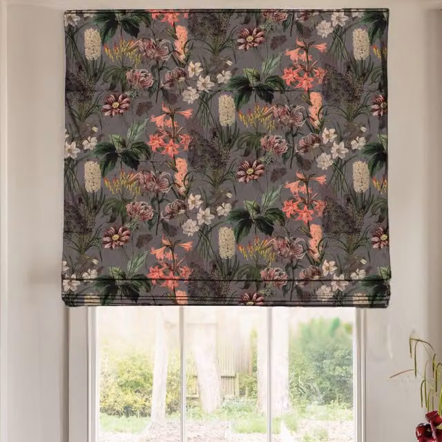 Linda Barker Grandi Floral Velvet Made To Measure Roman Blind in Silver Lavender