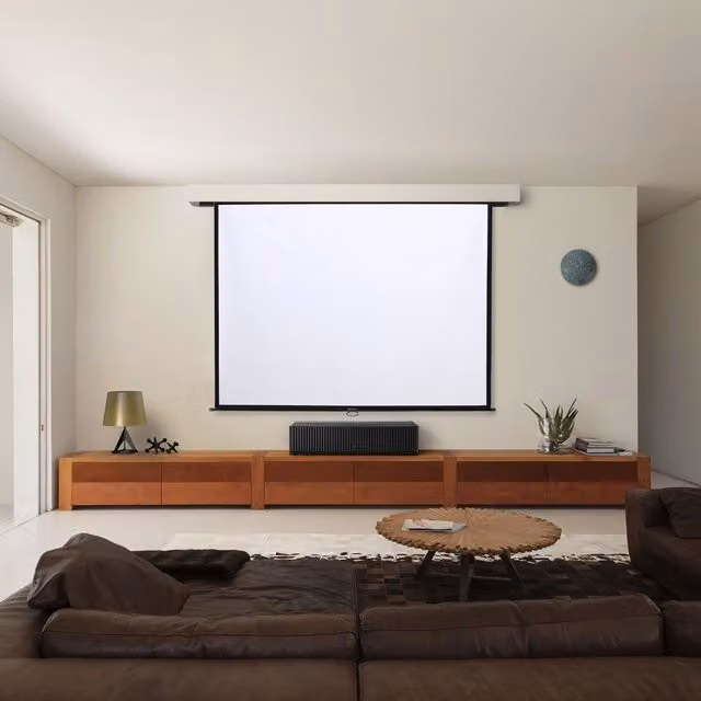 Livingandhome Manual Pull Down Matt Projection Screen, White, Width: 146 cm