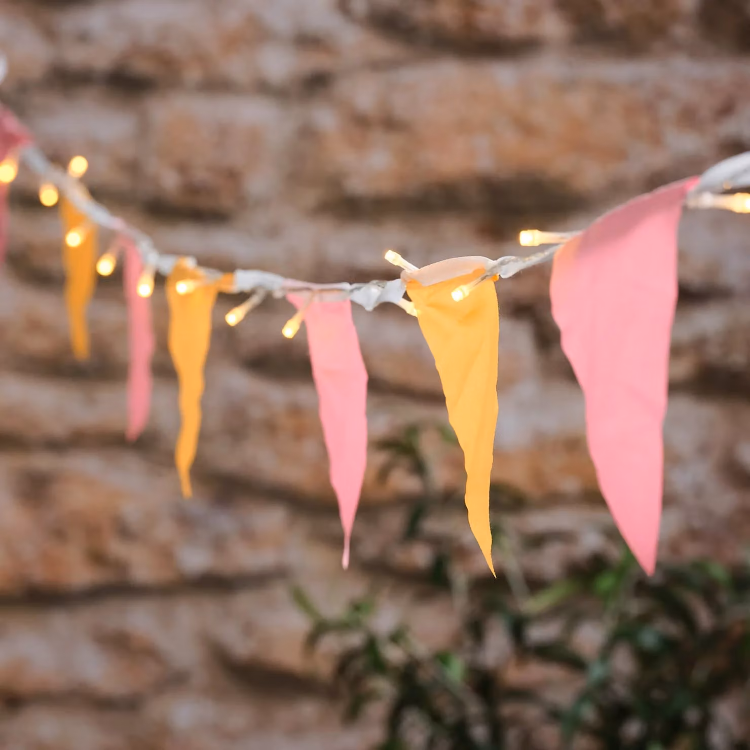 Lights4fun 5m Wilderness LED Outdoor Fairy Light Bunting in Multicolour Pink and White with Timer