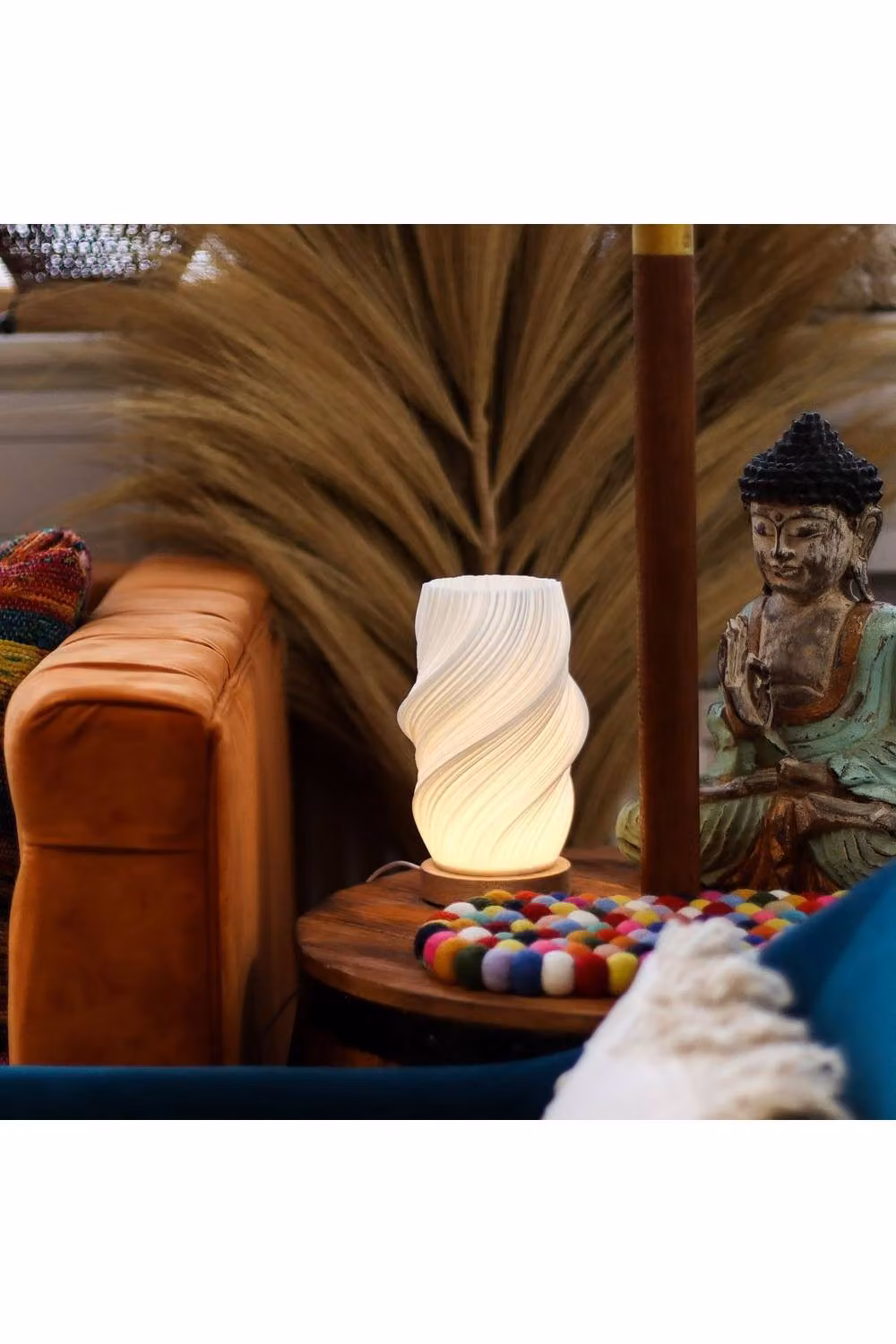 KDMD Cloud Twisted USB Tabletop Lamp in White and Wood with Warm White Light – 3