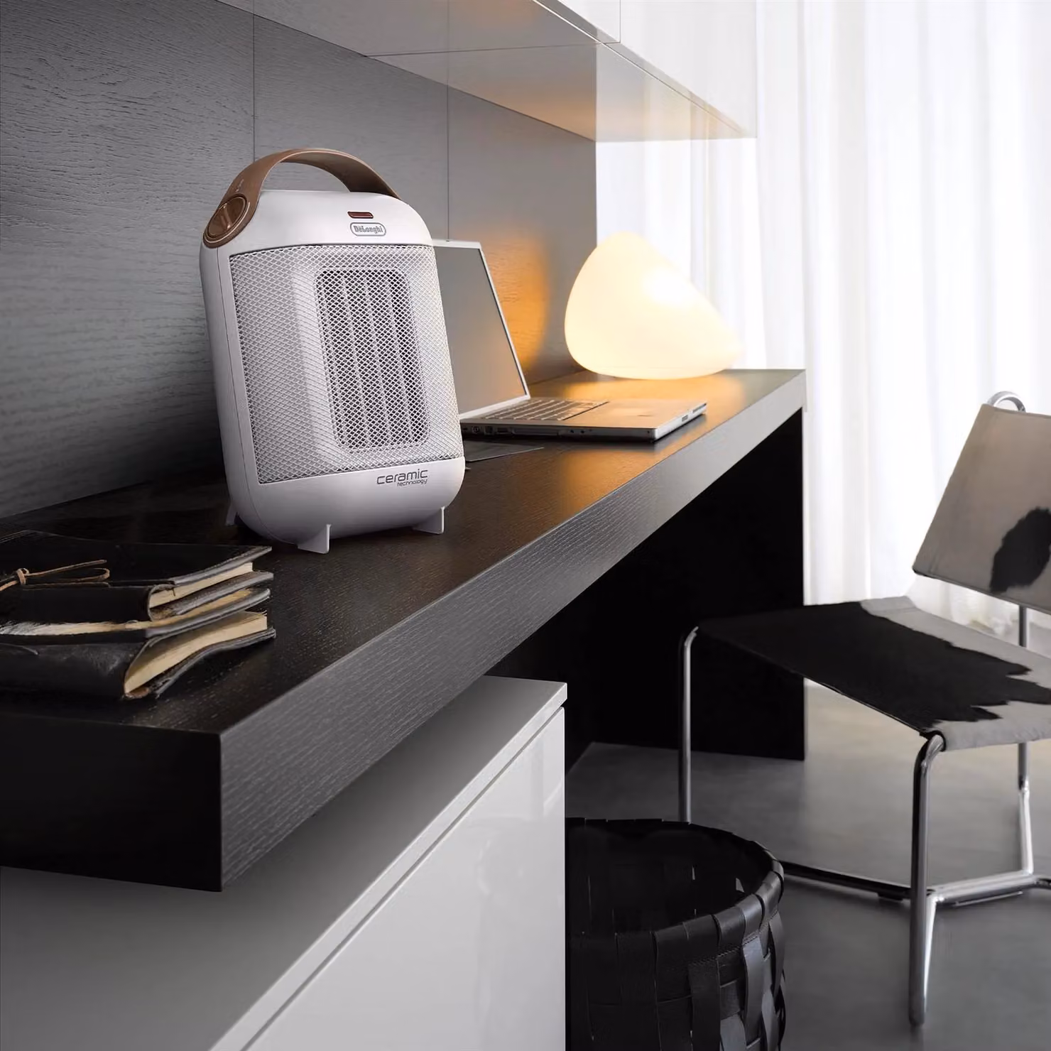 De'Longhi Capsule 1800W Ceramic Fan Heater, White – 4