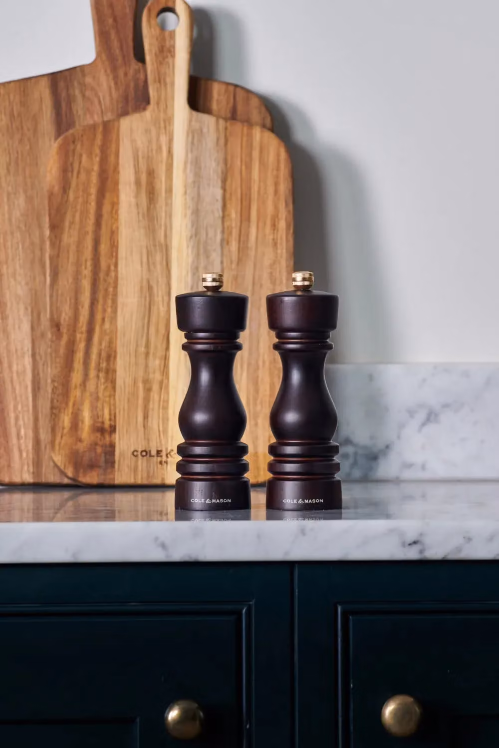 Cole & Mason London Chocolate Wood Salt and Pepper Mill Set, Black, H: 18 cm – 2