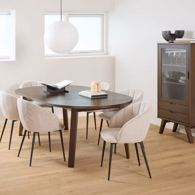 Furniture To Go Scandinavian Round Extendable Oak Dining Table in Brown