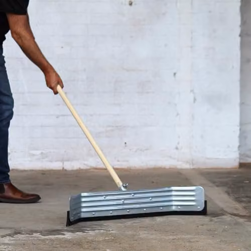 Faithfull Heavy-Duty Yard Squeegee with Silver Steel and Rubber Blades – 2