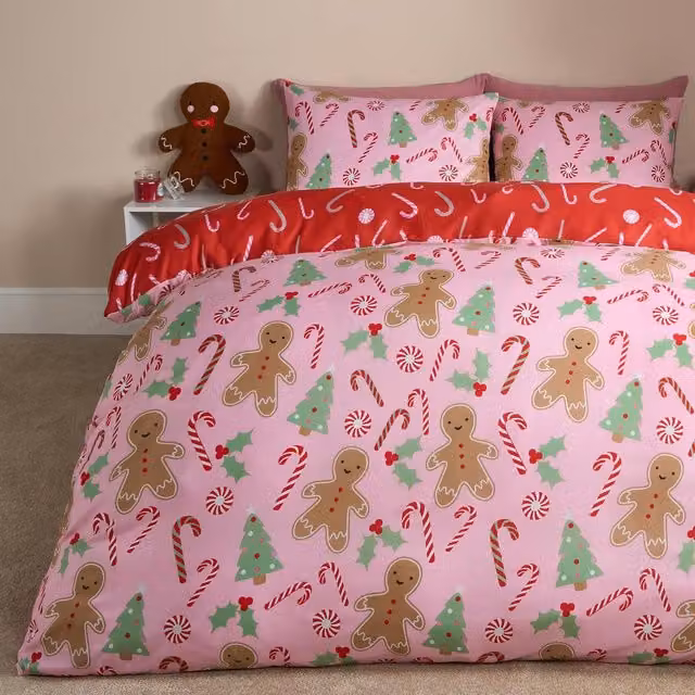OHS Gingerbread Man Reversible Christmas Bedding Set in Pink and Red, Double Duvet Cover and Pillowcases, W/D/H: 200 x 200 x 50 x 75 cm – 3