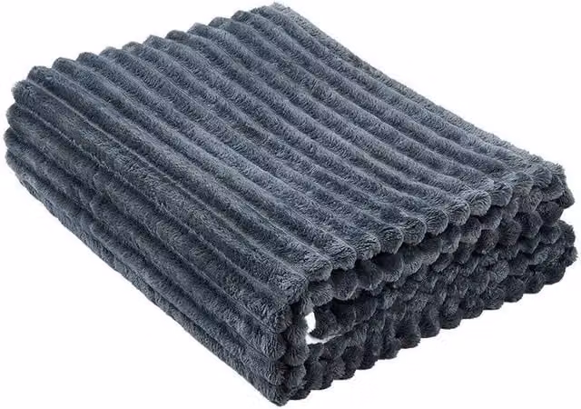 Kelvenix Grey Faux Fur Throw Blanket, W: 100 cm x D: 190 cm – 1