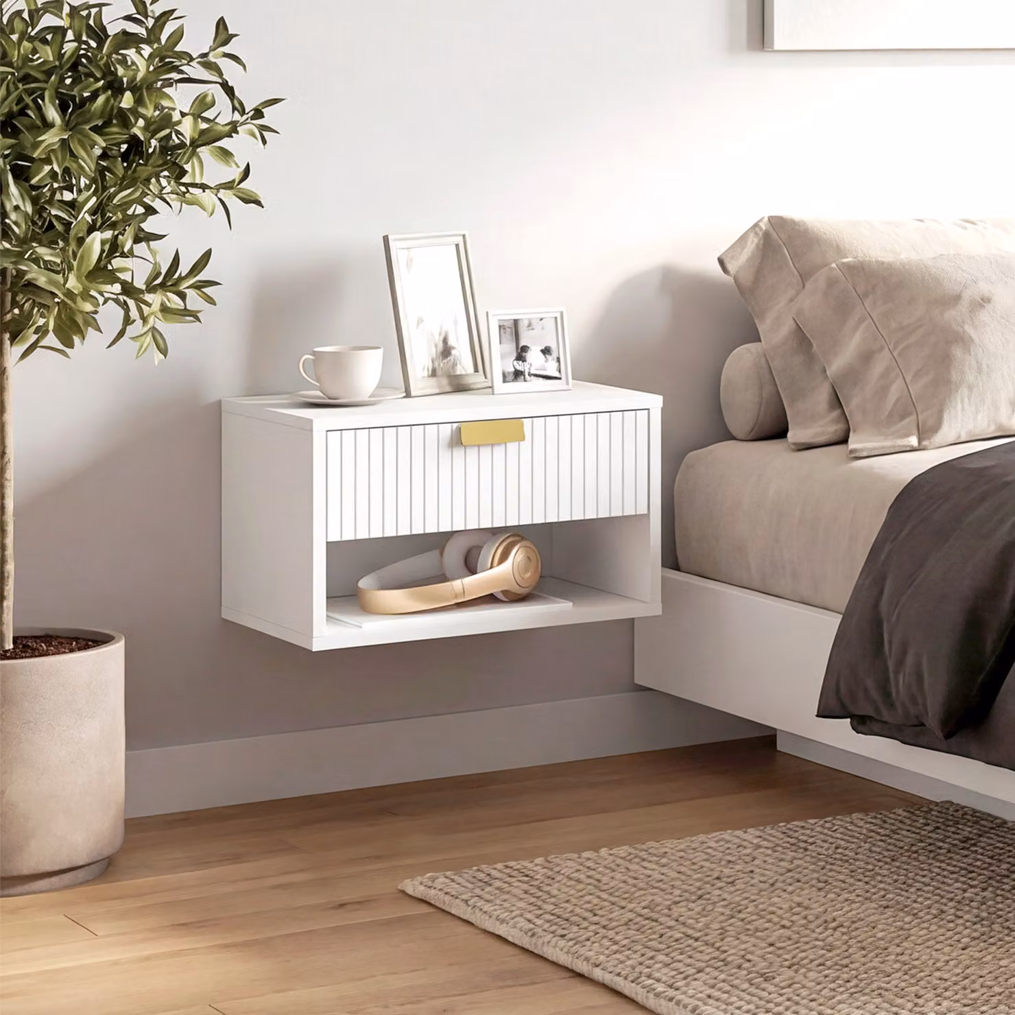 HOMCOM Set of 2 White and Gold Wall Mounted Floating Nightstands with Fluted Drawer and Open Shelf – 4