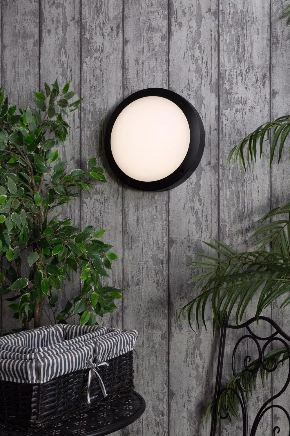 BHS Lighting Rik Modern Round Outdoor Wall Light in Black – 2