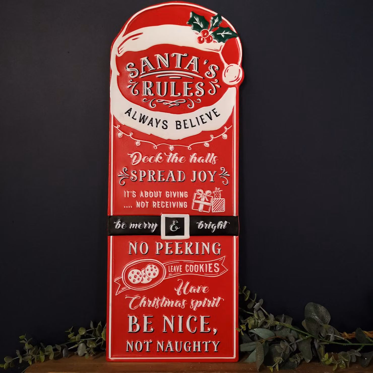 Samuel Alexander Red Metal Santa's Rules Hanging Christmas Sign, H 68 cm x W 25 cm x D 1 cm – 2