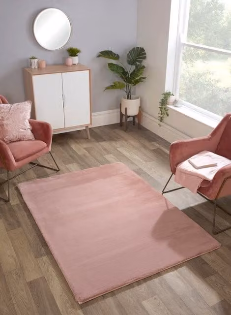 The Linen Consultancy 5 Star Hotel Concept Luxury Faux Fur Blush Rug in Pink, W: 150 cm, L: 200 cm