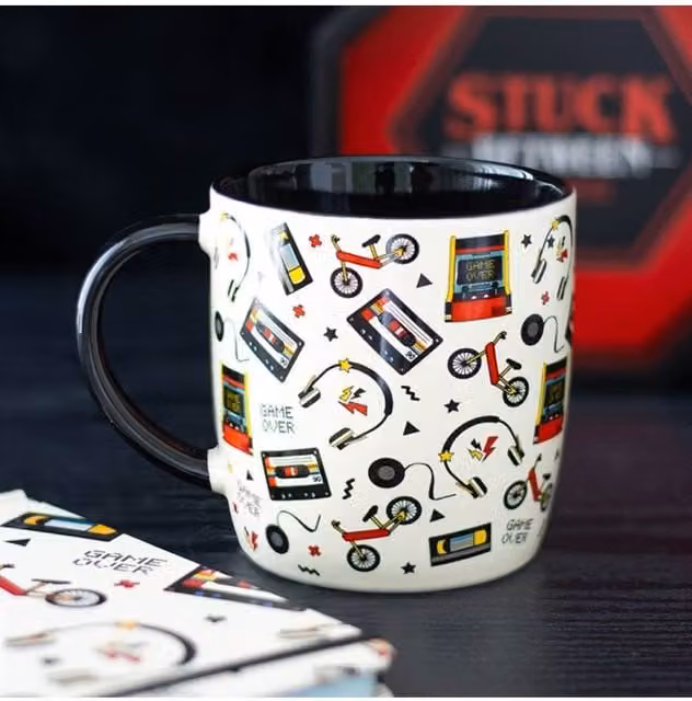 KDMD Retro 80s Print Mug with Nostalgic Cassette, Bike and Gaming Icons, 350ml, White