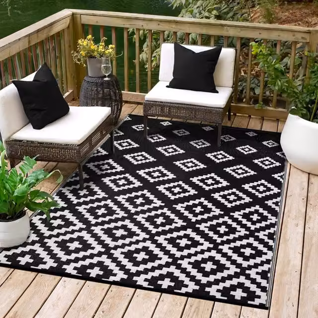 Green Decore Bettina Black and White Geometric Outdoor Rug, W: 120 cm, L: 180 cm