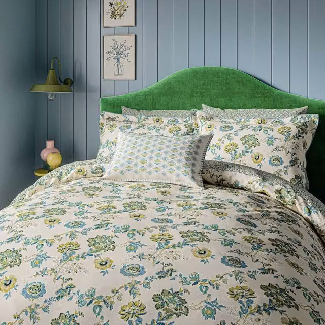 Land & Shore Orchard Super Kingsize Reversible Cotton Duvet Cover and Pillowcase Set, Multicolour Floral Design, W: 200 cm x D: 200 cm