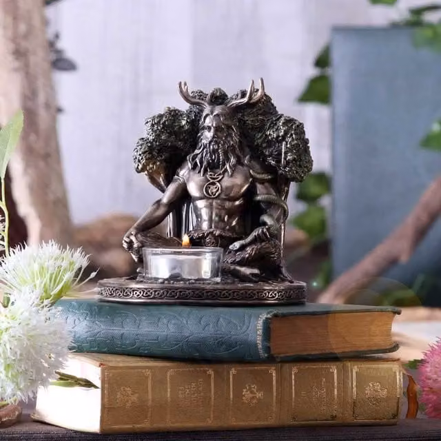 Nemesis Now Cernunnos Tealight Holder in Bronze and Green, Height: 13.5 cm