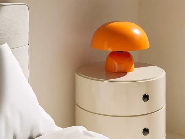 Vente-unique Sidney Mushroom Table Lamp in Orange Metal with Gold/Brass Accents, D31 x H25 cm – 1