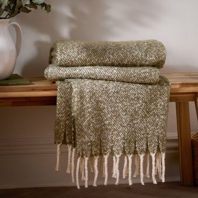 Wylder Nature Isla Woven Throw with Fringes in Green, W/D/H: 130 x 180 cm – 1