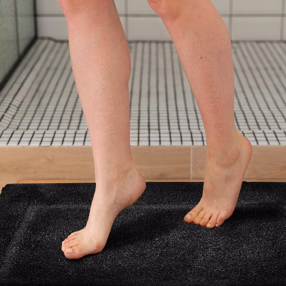 Velosso Mayfair Microfibre Cashmere Feel Non-Slip Bathmat in Black – 3