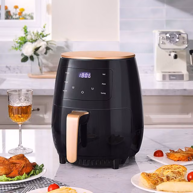 Livingandhome 4.5L Hot Air Fryer with Digital Display in Black