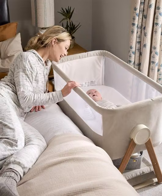 Mamas & Papas Lua Bedside Crib in Fawn Brown and Beige