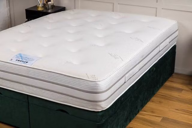 UK Bed Furniture Croydon Silk 1500 Pocket Mattress in White, Size: Double (140 x 200 cm)