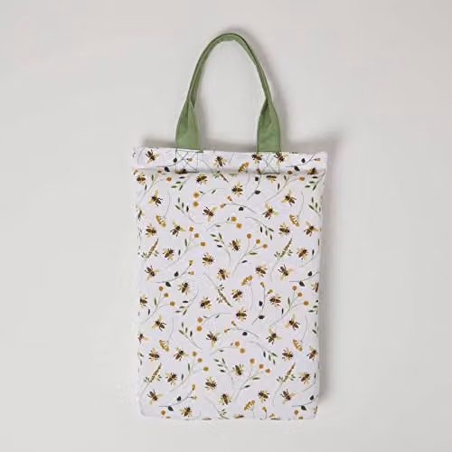 HOMESCAPES Gardening Kneeling Pad with Bee Floral Design in Green and White
