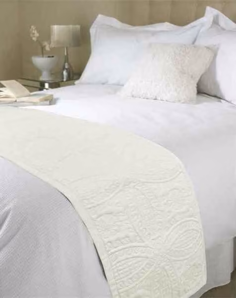 Terrys Embossed Parisienne Bed Runner in White Marshmellow