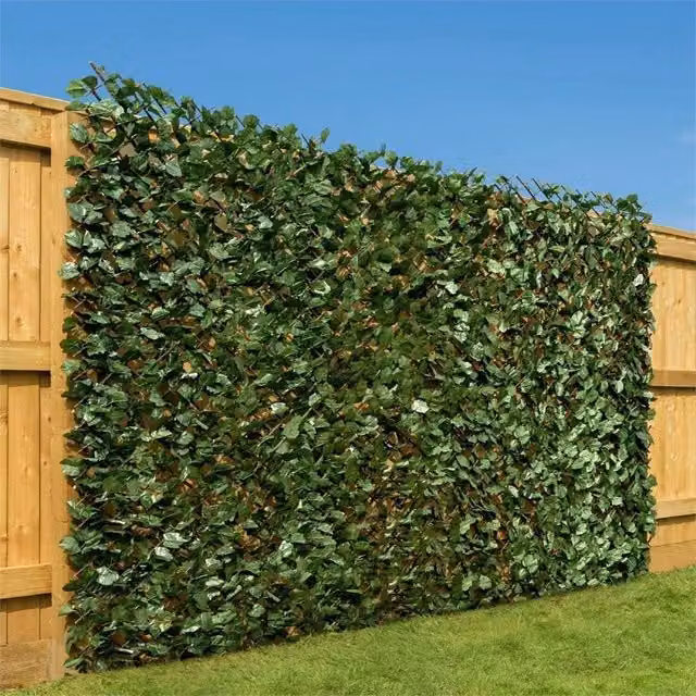 Nordara Green Artificial Ivy Hedge Opaque Wall-Mounted Privacy Screening, Length: 300 cm