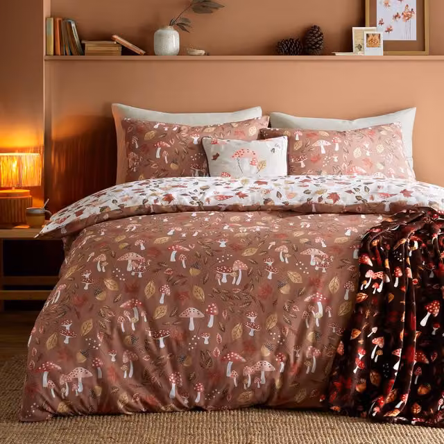 Fusion Woodland Dreams Reversible Autumnal Print Duvet Cover Set in Natural, W: 140 cm, H: 200 cm